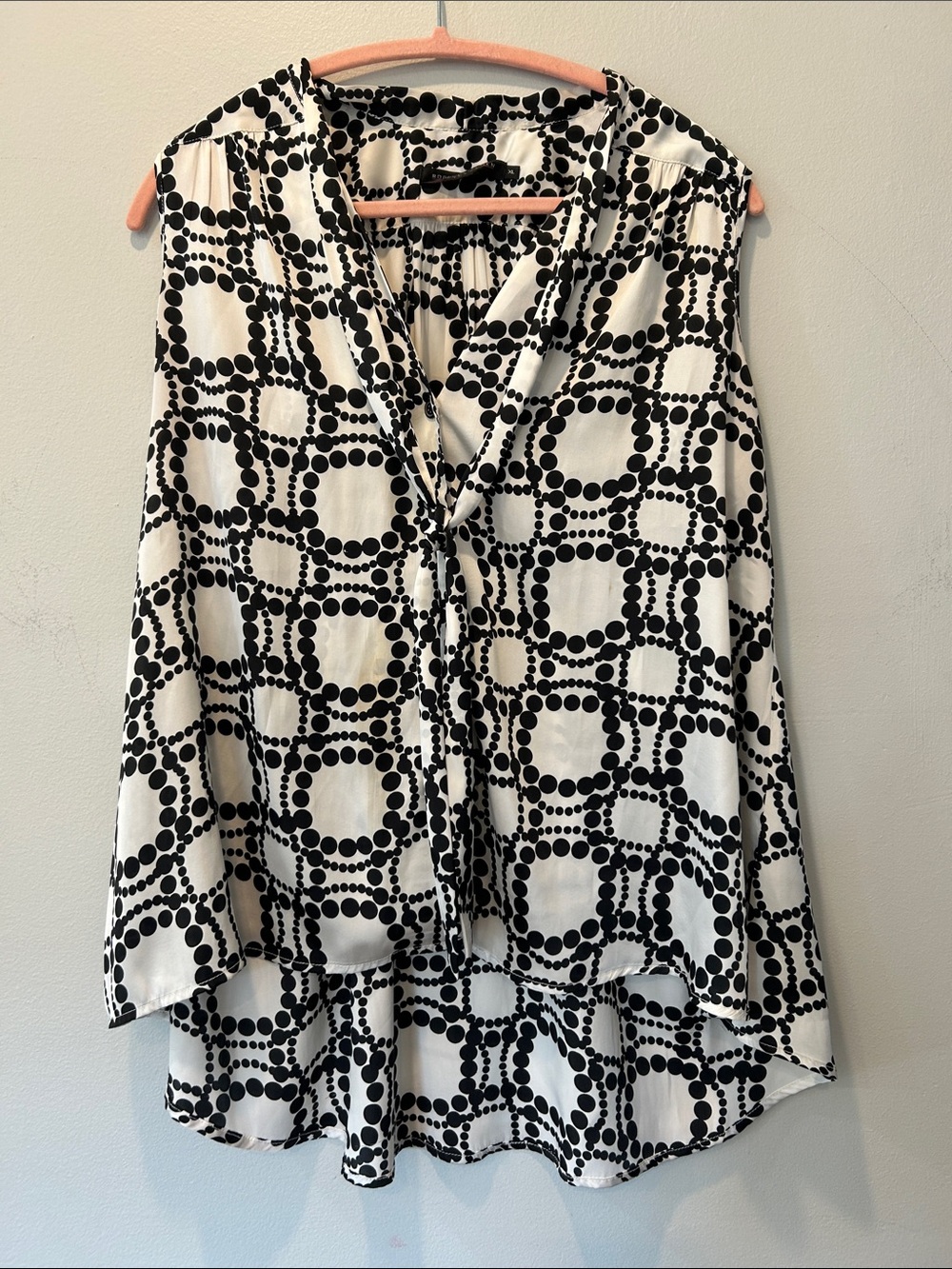 Sleeveless Black & White Circle-Print Tie-Front Blouse